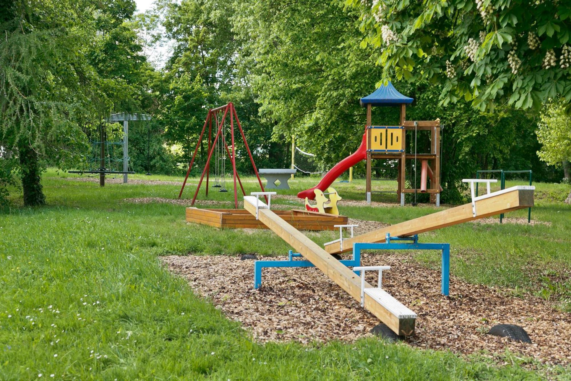 פריקנהאוזן אם מיין Knaus Campingpark Frickenhausen מראה חיצוני תמונה
